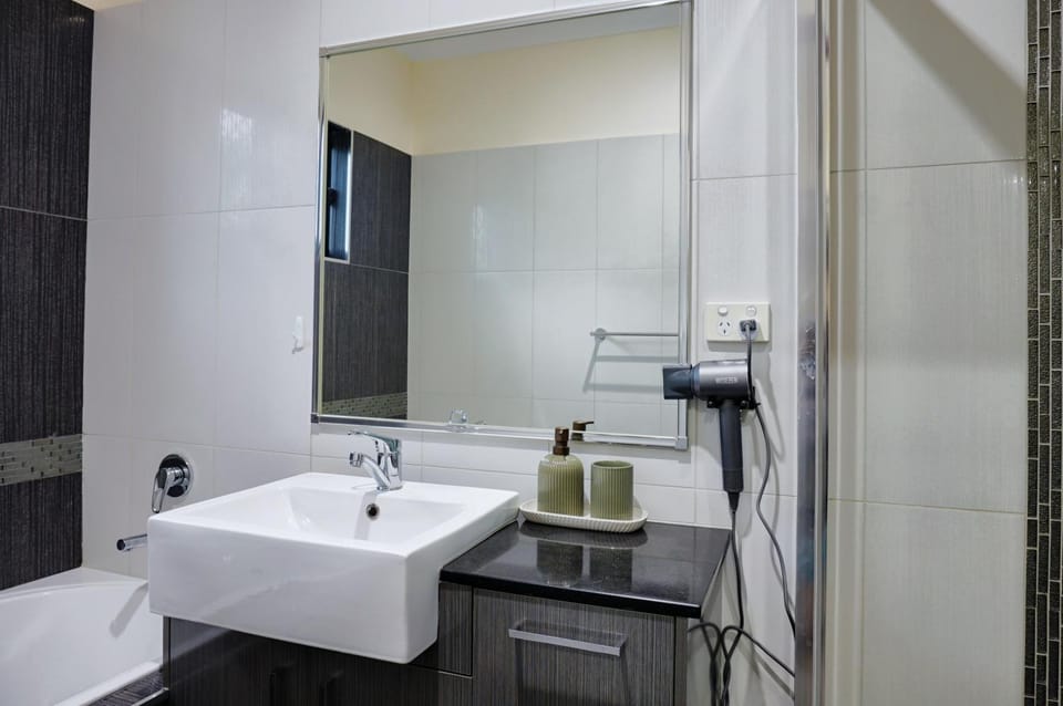 Shower, Bathroom, towels