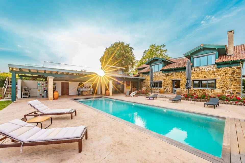 Swimming pool
