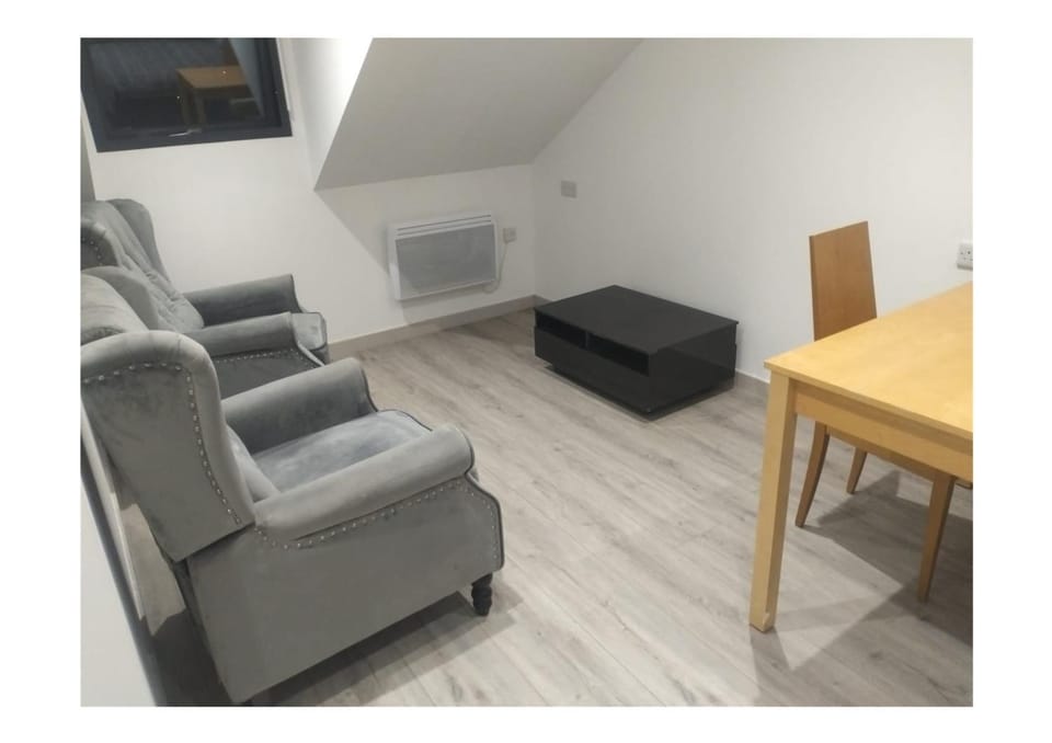 Hendon Studio Sleeps 2 with Parking Apartment in Edgware