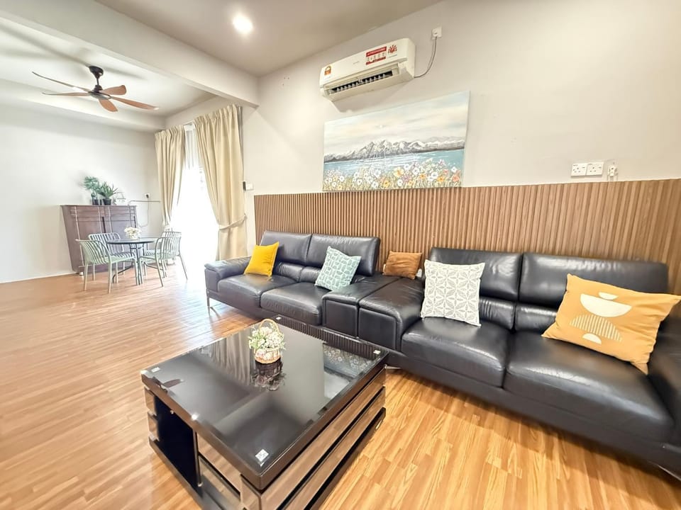 Mujito7 4BR 16Pax 5 Min to ECM KCM, PS4, Netflix House in Pahang, Malaysia