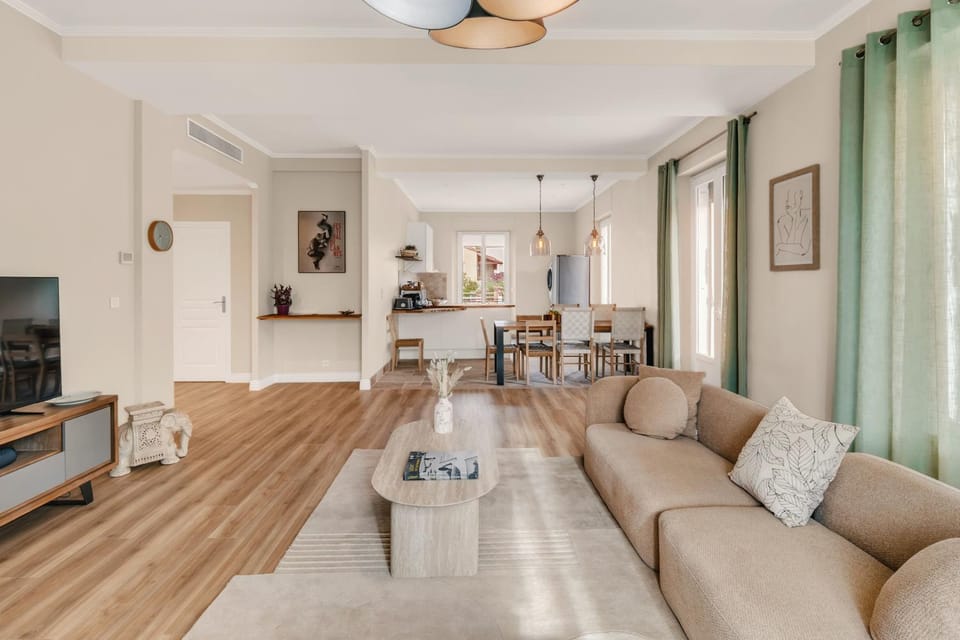 Property building, Living room