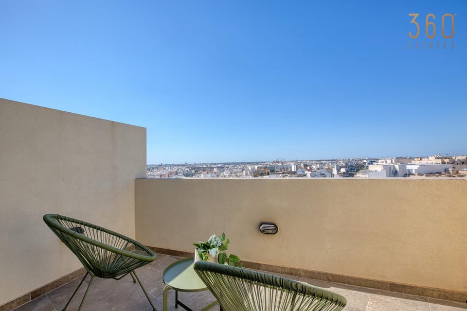 Patio, Day, View (from property/room), Balcony/Terrace