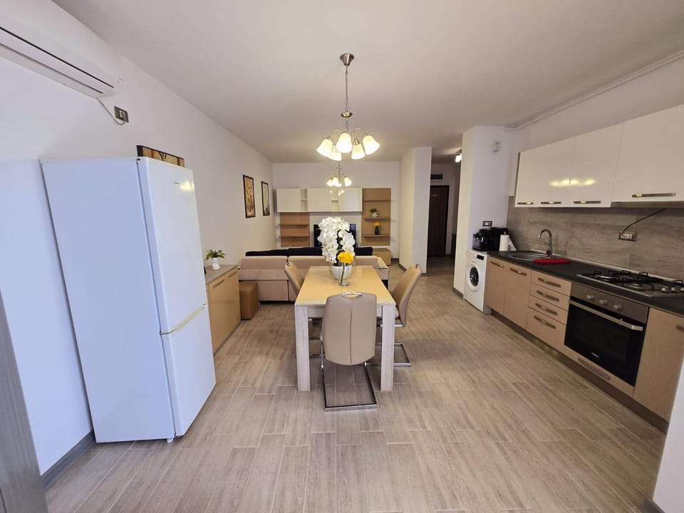 BeachSide Luxury Apartment with SeaView - Beach Pool & Spa Resort prima linie Apartment in Constanța County