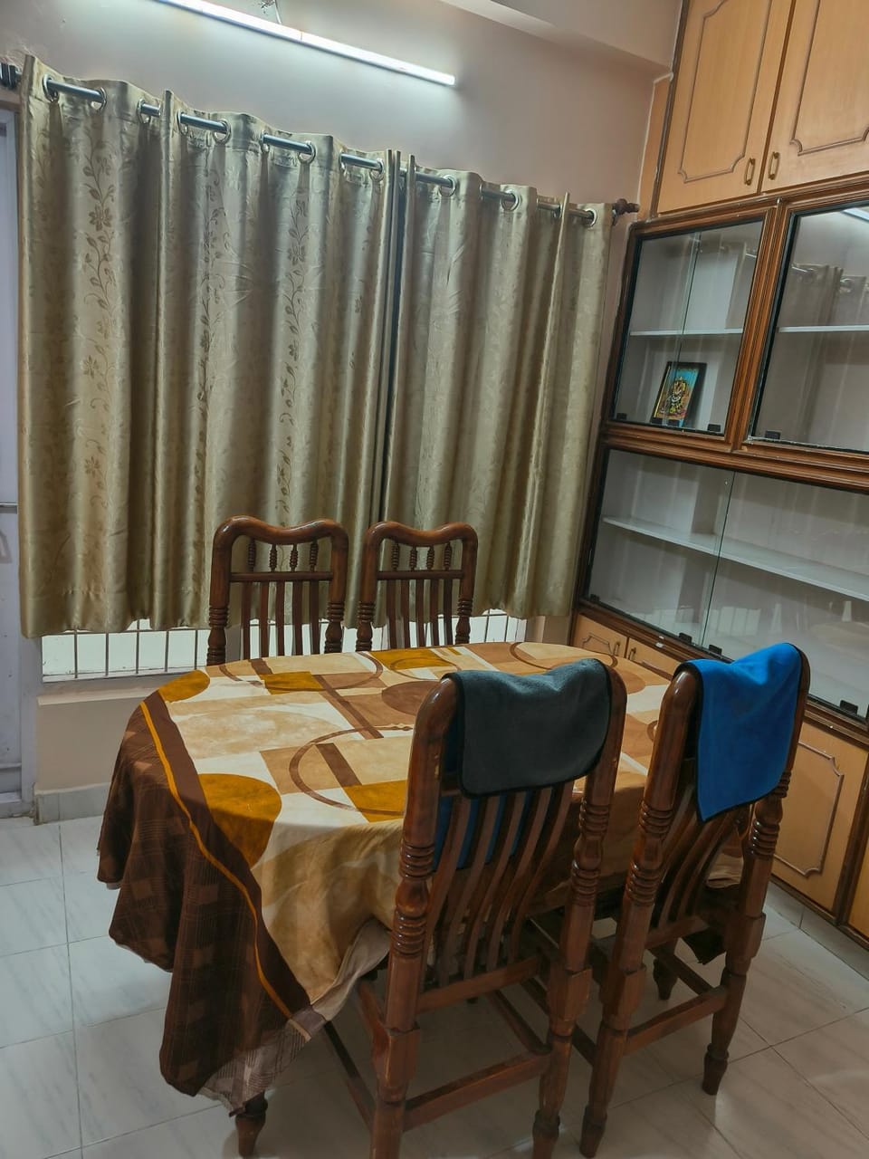 Sivarama sea view city IN 3 AC Rooms 2 living Halls beside RK Beach road opp VUDA PARK Apartment in Visakhapatnam