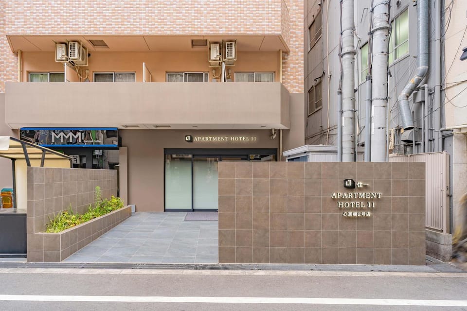 Property building, Day