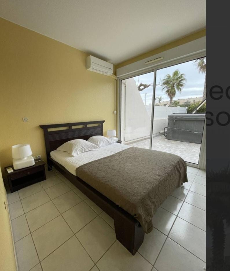 Appartement jacuzzi Village Naturiste Apartment in Agde