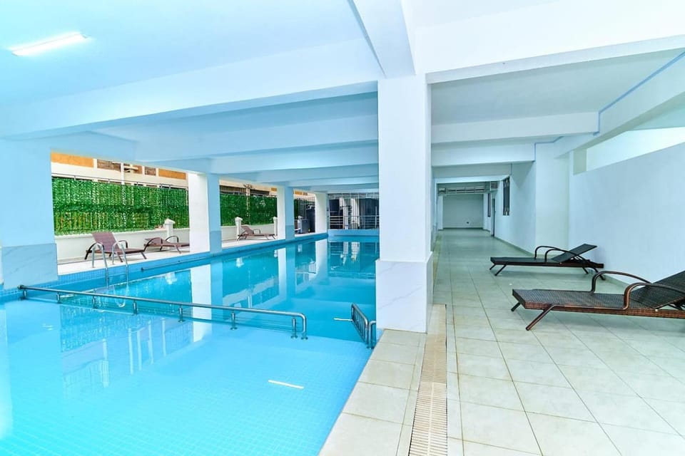 Premium 3 bedroom with heated pool and gym In Kilimani- Classic Oak Residence Apartment in Nairobi County