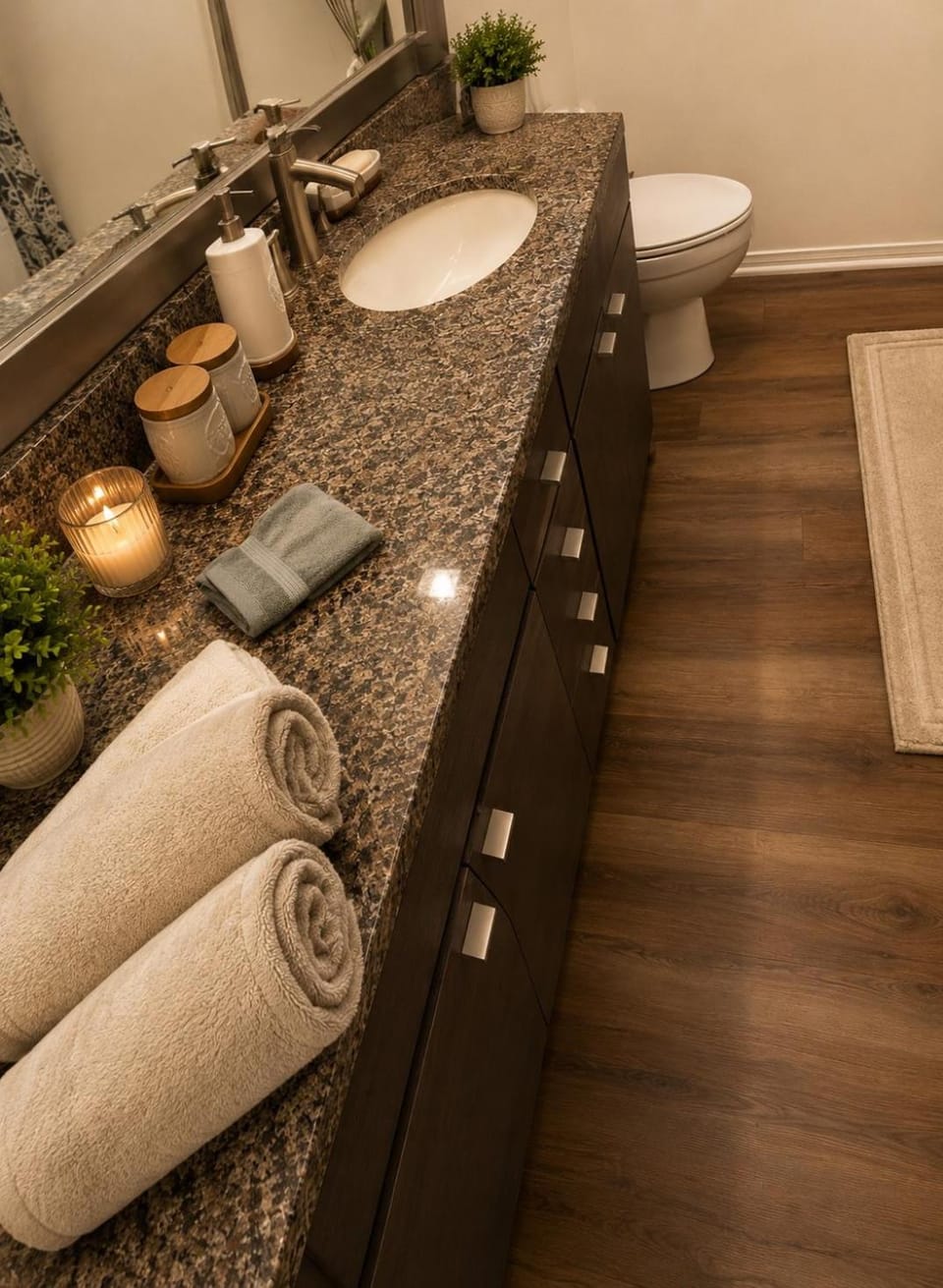 Toilet, Bathroom, towels