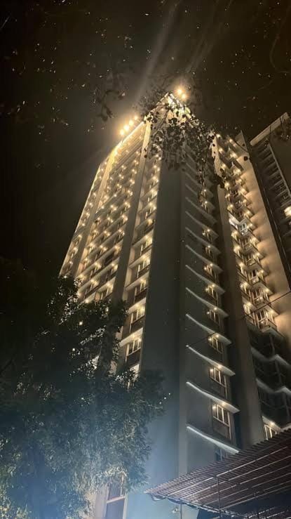 Warm Modern 1BHK Flat New Tower Yari Road Beach Apartment in Mumbai