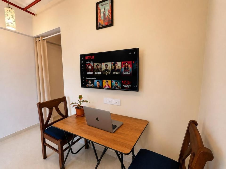 Warm Modern 1BHK Flat New Tower Yari Road Beach Apartment in Mumbai