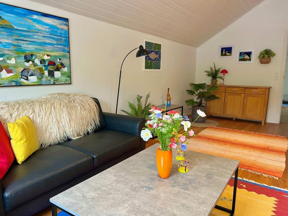 Harbourfront Boathouse Vestmanna Bird Cliffs Apartment in Europe