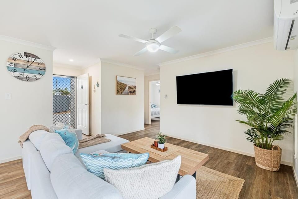 The Good Vibes Beachhouse House in Hervey Bay