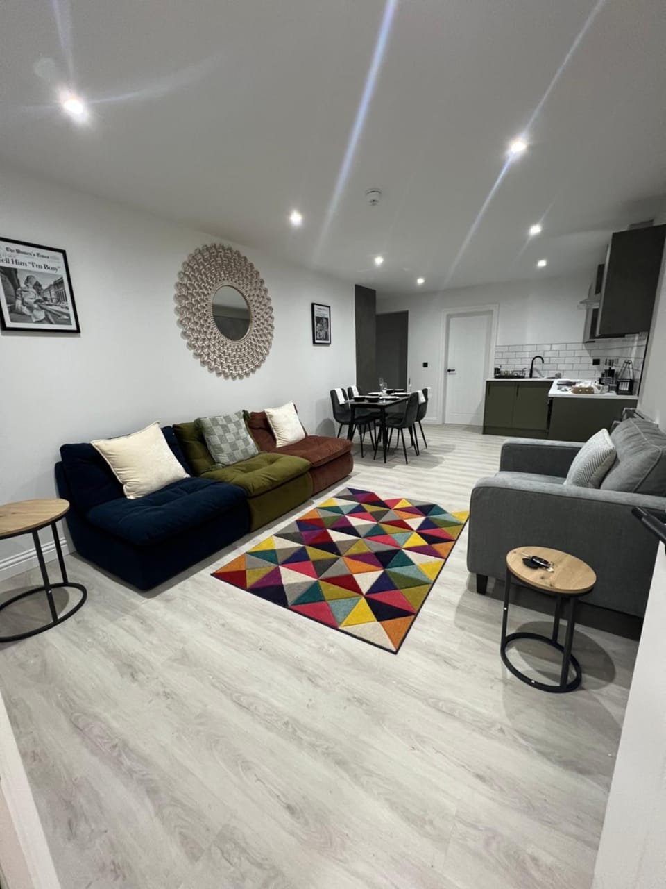 Enigma Penthouse by SJP - 2 Bedroom - 2 Bathroom - Central Kettering - Sleeps 4 Apartment in Kettering