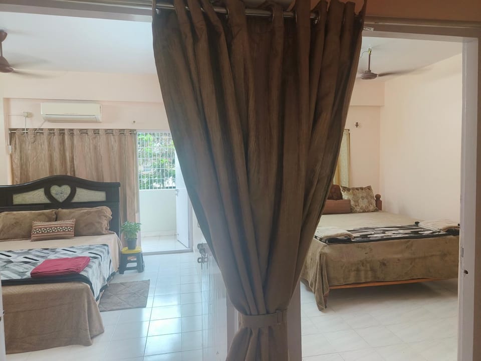 Sivarama sea view city in 2 AC rooms 2 halls opp VUDA PARK beach road near RK Beach Apartment in Visakhapatnam