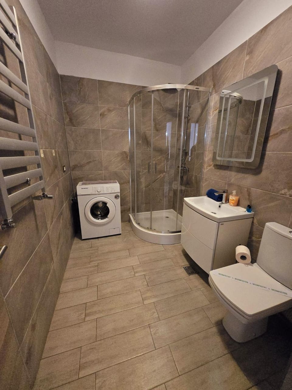 Luxury Family Apartment Azizi - Beach Pool & Spa Resort Promenada Apartment in Constanța County