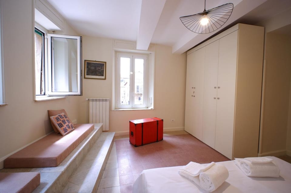 towels, wardrobe