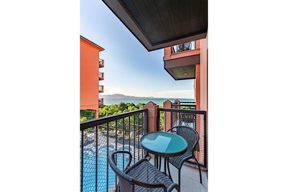 Balcony/Terrace, Pool view, Sea view