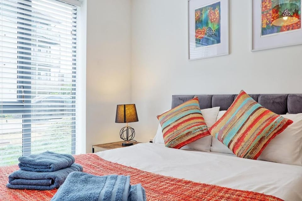 Cozy2 Bedroom Flat Ground Floor with parking, Brentwood, Essex, M25 Apartment in Brentwood