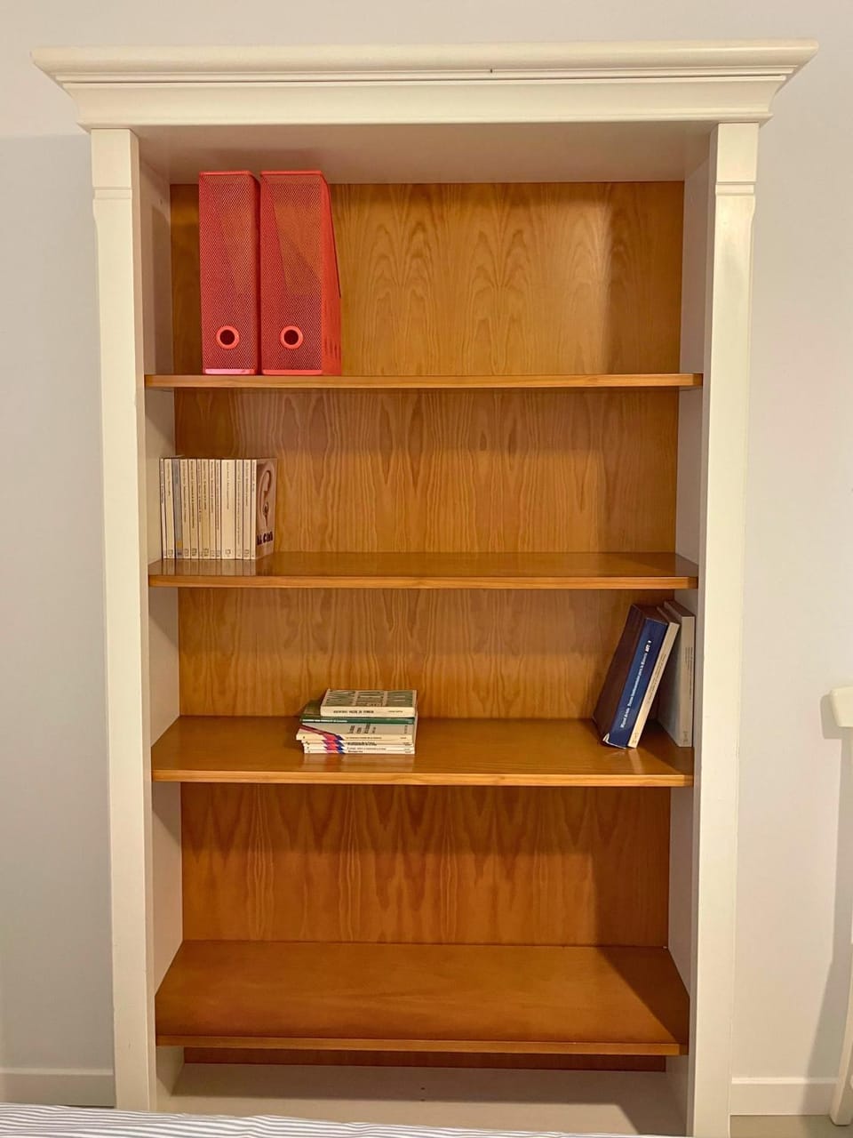 Library, Kitchen or kitchenette, wardrobe