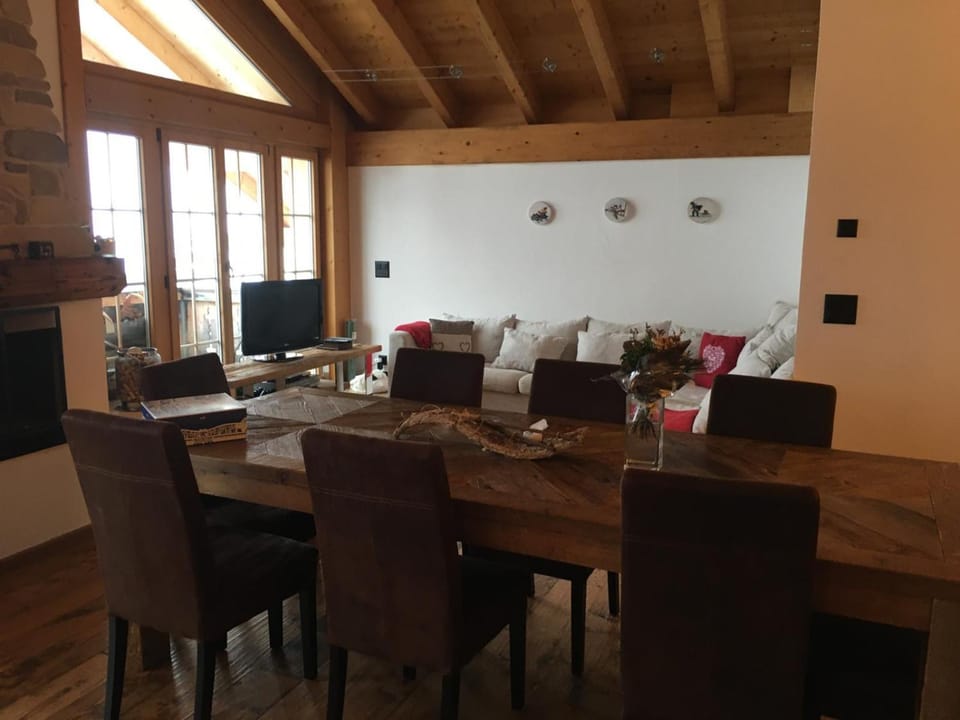 Charming chalet, heart of village Apartment in Canton of Vaud