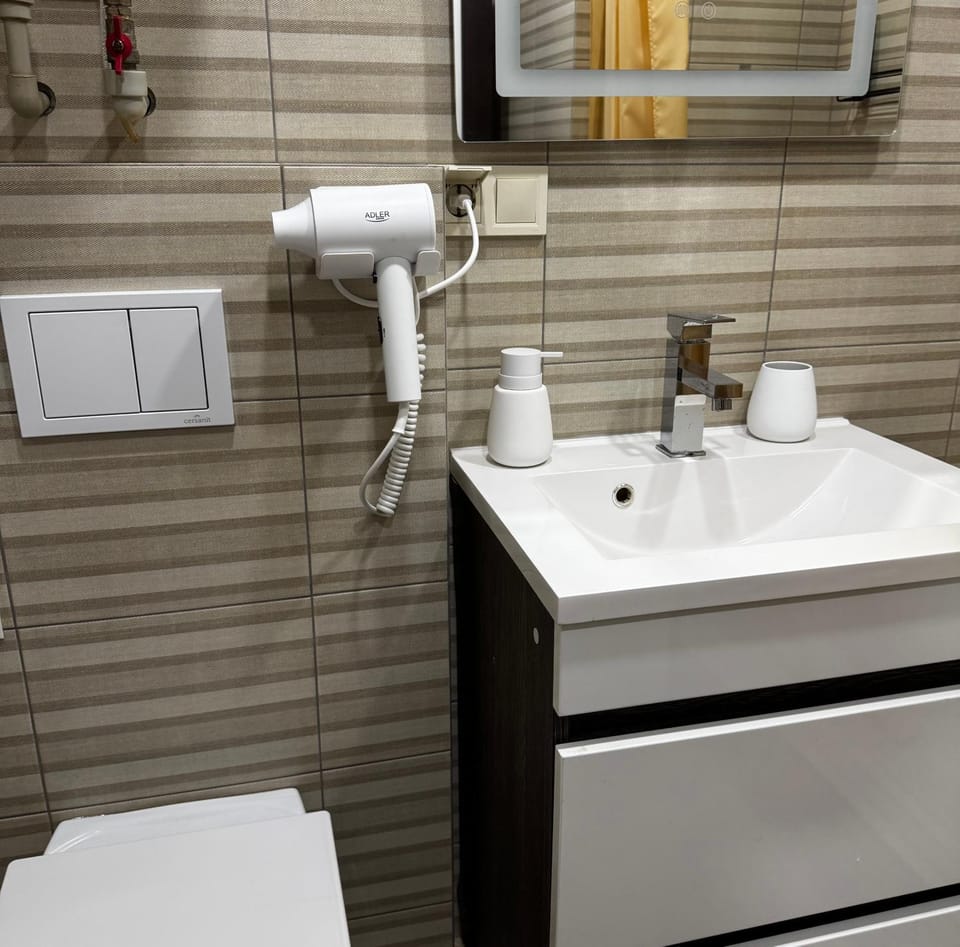Bathroom, towels