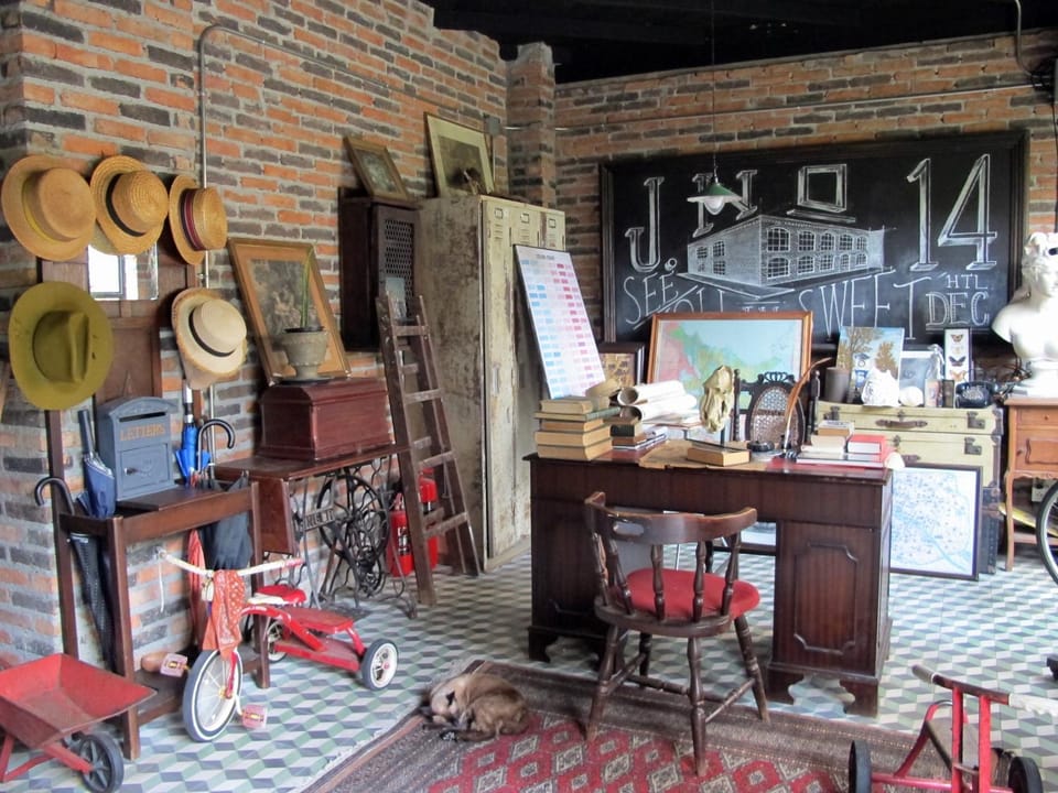 J No.14 Bed and Breakfast in Bangkok