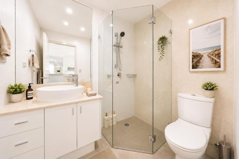 Modern 3BR Apt w Parking near ICC&Darling Harbour Apartment in Sydney