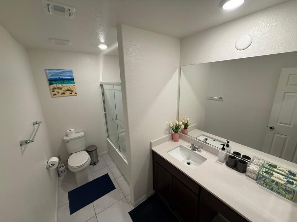 Modern Quiet 5BR 4BA HOME Close To Strip House in Spring Valley