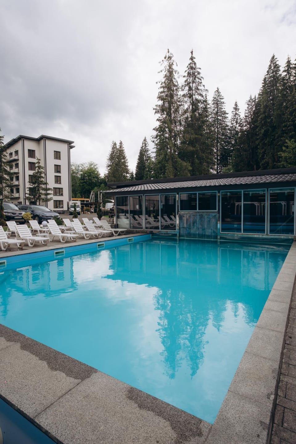 Pool view, Swimming pool, sunbed