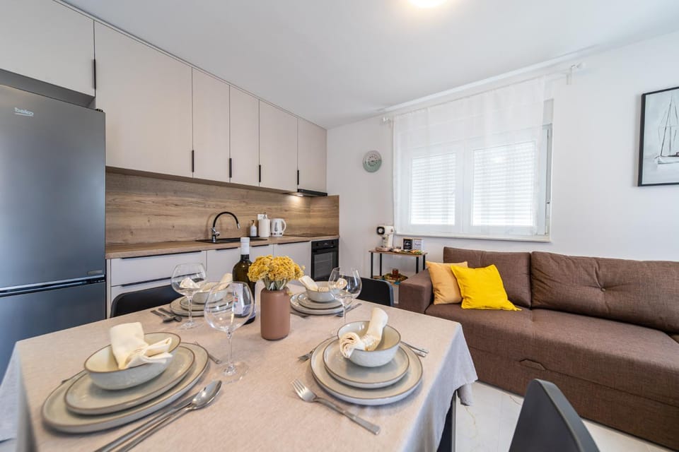 Kitchen or kitchenette, Living room, Dining area, minibar