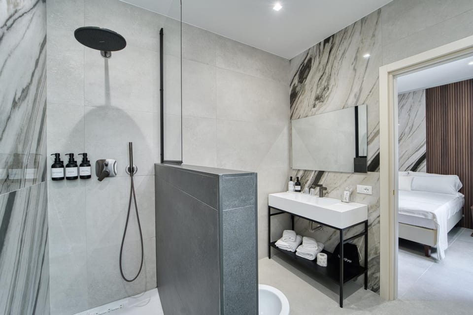 Shower, Bathroom, towels