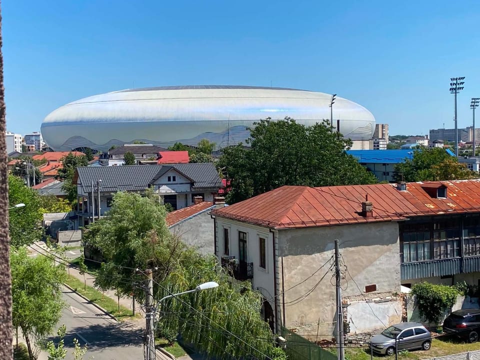 Day, Neighbourhood, City view, Street view
