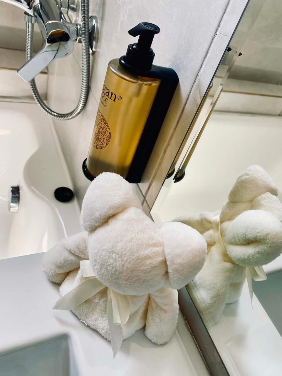 Shower, Bathroom, Bath, towels
