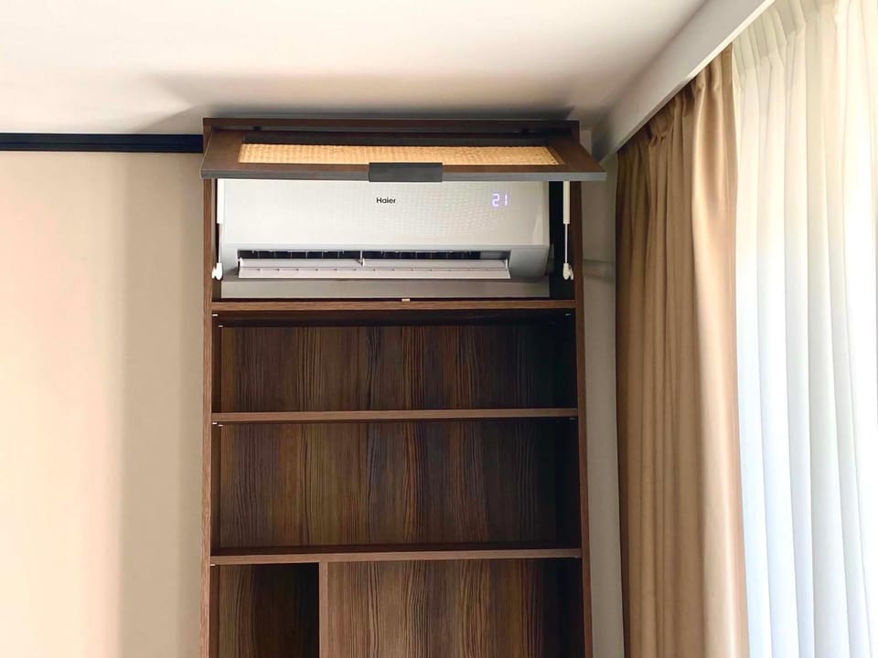 Living room, Seating area, air conditioner