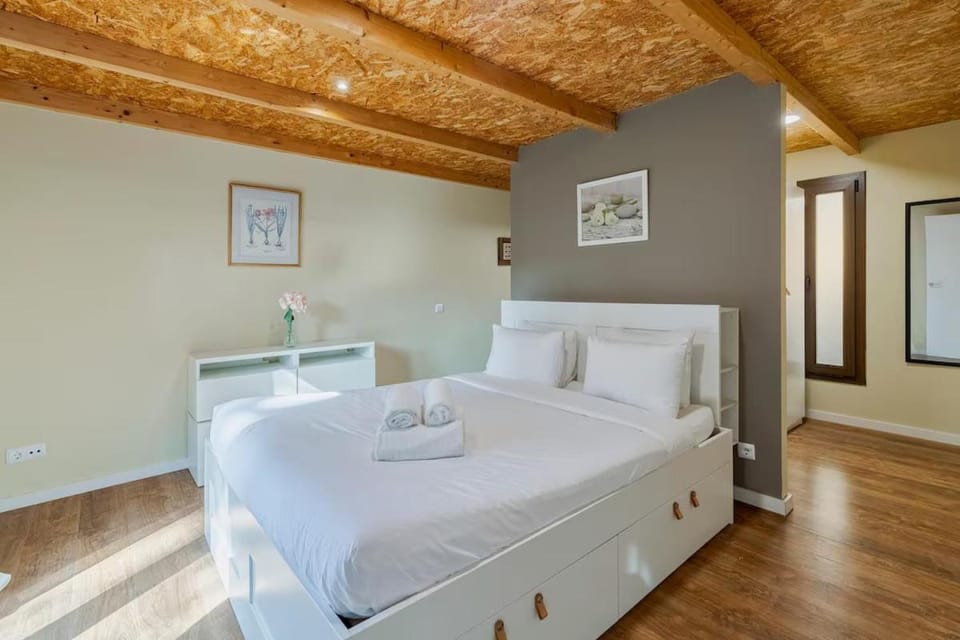 Eco Villa Quintián Villa in Costa da Caparica