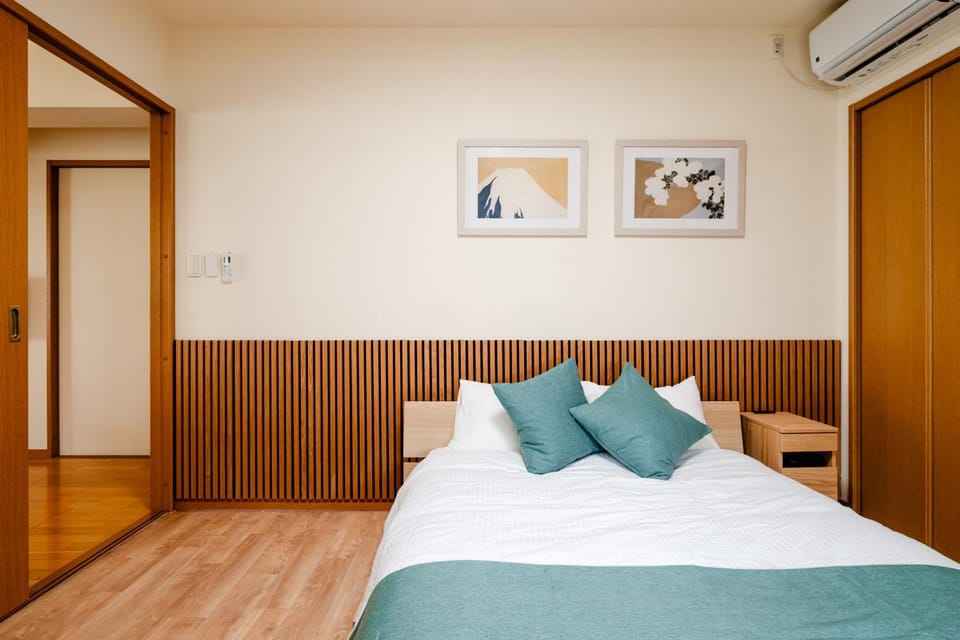 Bed, Photo of the whole room, Bedroom, air conditioner