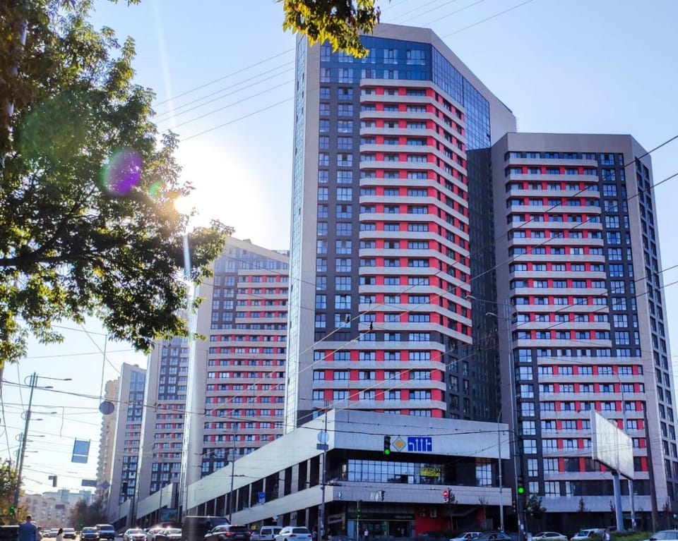 ВВВ!19-96 Kvartet, Vasyl Lypkivskyi 16v, Kyiv, railway station, metro nearby, stunning city view, Petrovdom Apartment Apartment in Kiev City - Kyiv