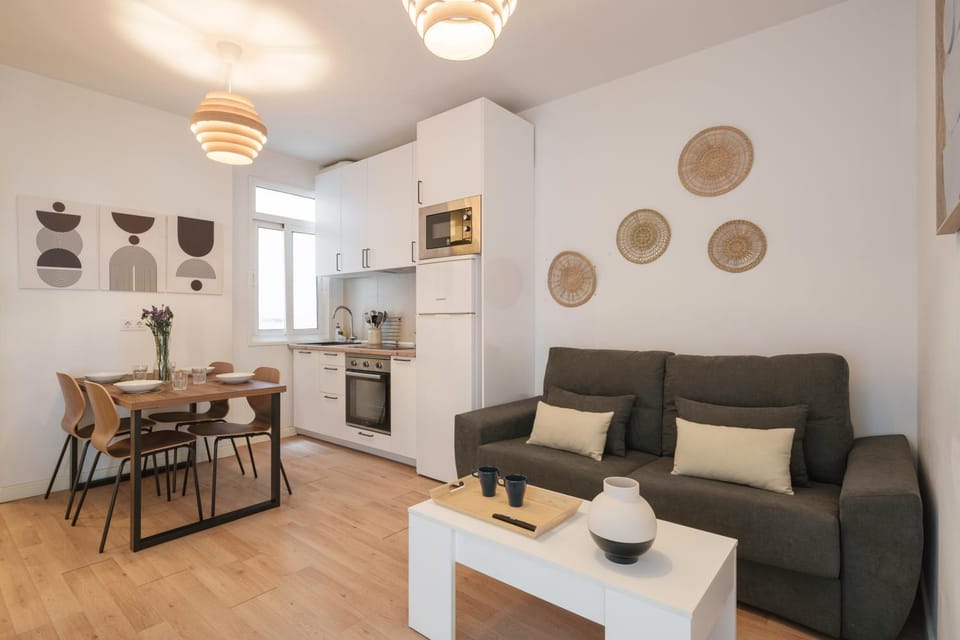 Kitchen or kitchenette, Living room, Dining area, oven, stove
