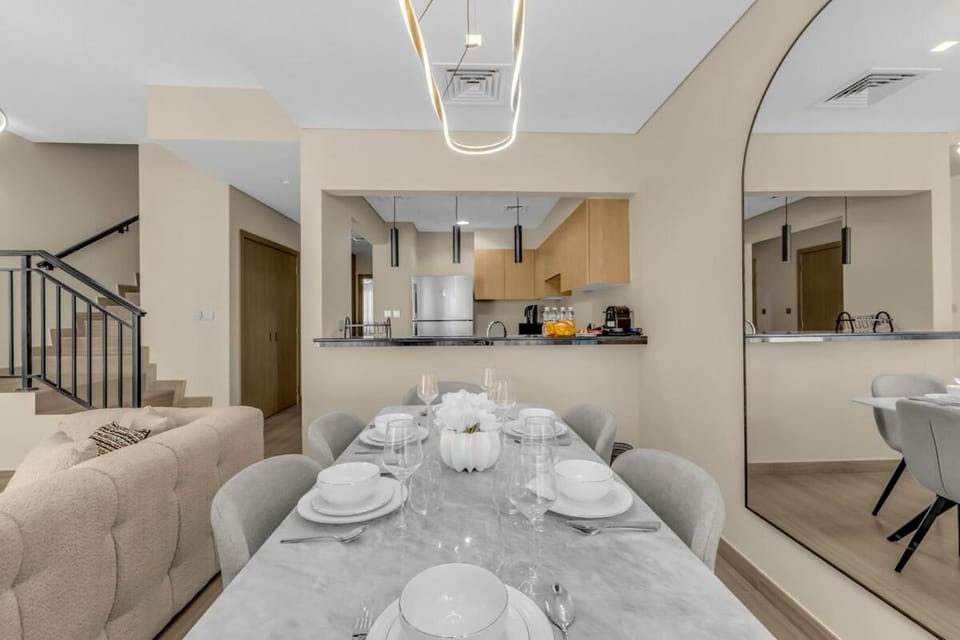 4BR Spacious Family Townhouse in Damac Hills Apartment in Dubai