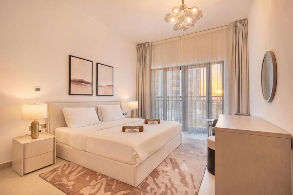 Bed, Living room, Photo of the whole room, Bedroom