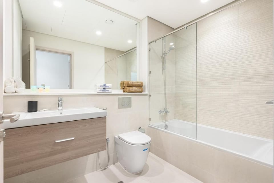 Shower, Toilet, Bathroom, Bath, towels