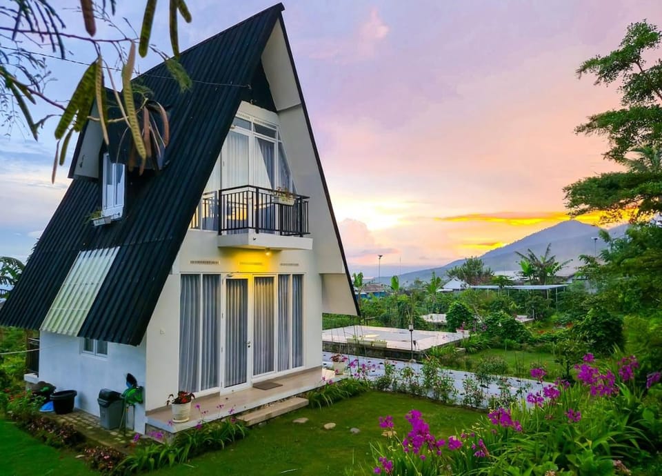 Edy's Farm Cottage Farm Stay in West Java