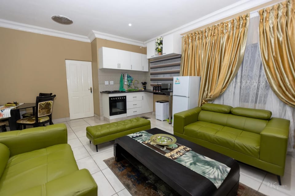 luxury Apartments Bed and Breakfast in Sandton
