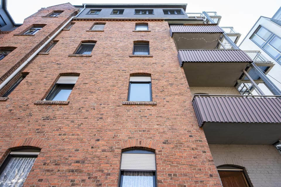 Property building, Facade/entrance, Balcony/Terrace