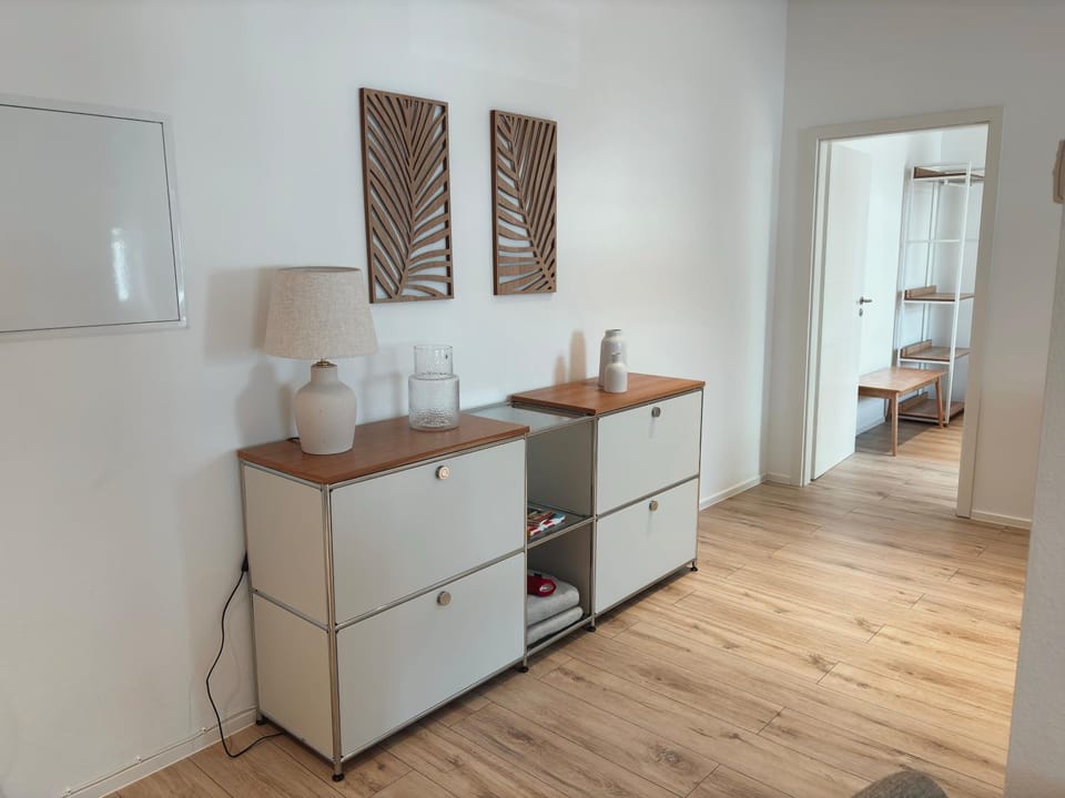 Hozo 9 - Wifi, balcony, 2 sleeping rooms, up to 6 persons, train station Apartment in Koblenz