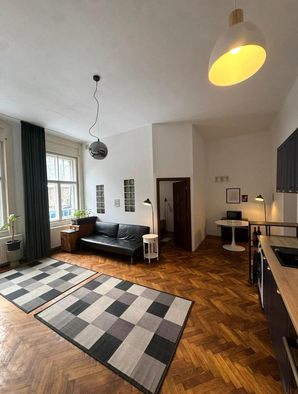 2-Bedroom Central Apartment near UNTOLD with Parking Apartment in Cluj-Napoca