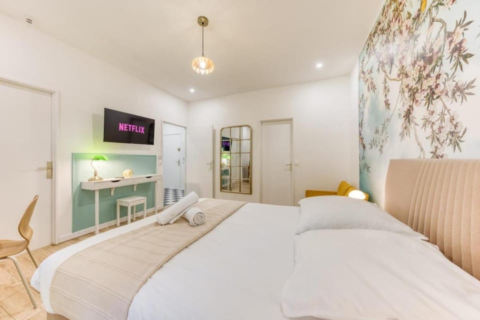 Large, bright and refined studio 10 min from Paris Apartment in Nogent-sur-Marne