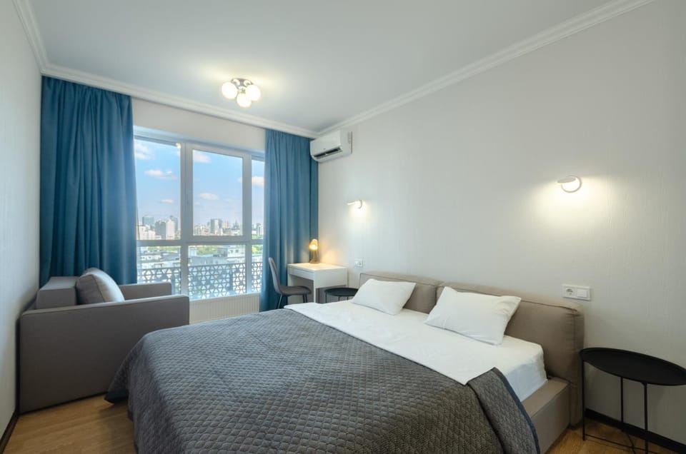 ВВВ!10-41b Kvartet, Vasyl Lypkivskyi 16b, Kyiv, railway station, metro nearby, fantastic city view, Petrovdom Apartment Apartment in Kiev City - Kyiv