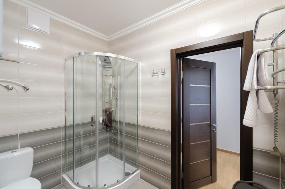 ВВВ!10-41b Kvartet, Vasyl Lypkivskyi 16b, Kyiv, railway station, metro nearby, fantastic city view, Petrovdom Apartment Apartment in Kiev City - Kyiv