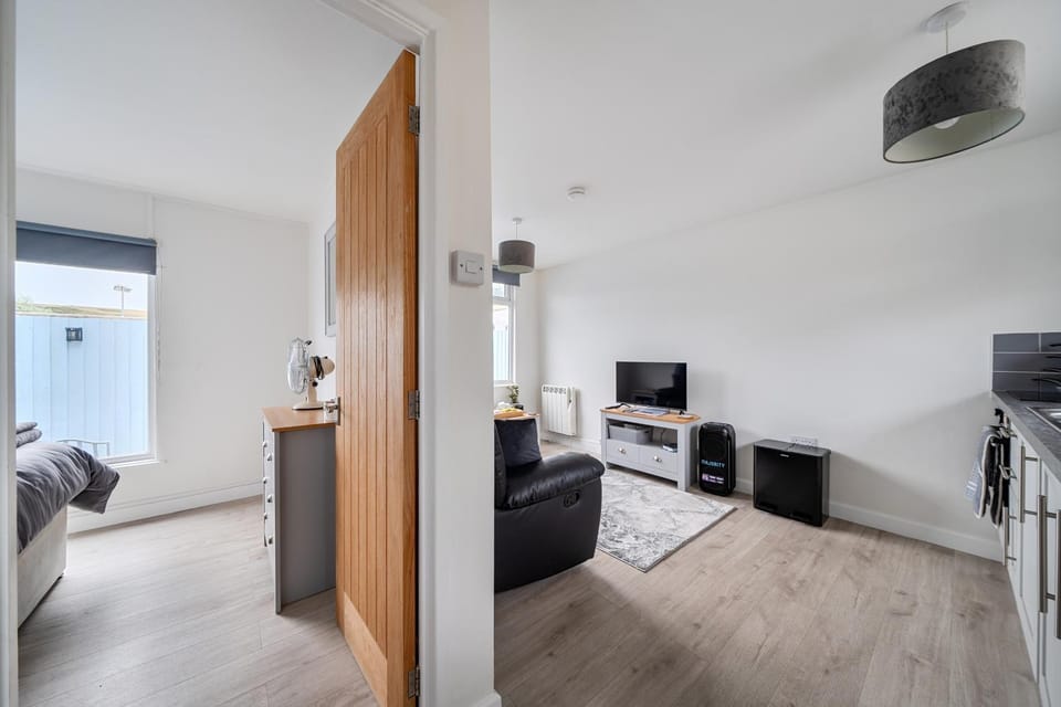 The Chalet self contained with Patio Chalet in Bridport